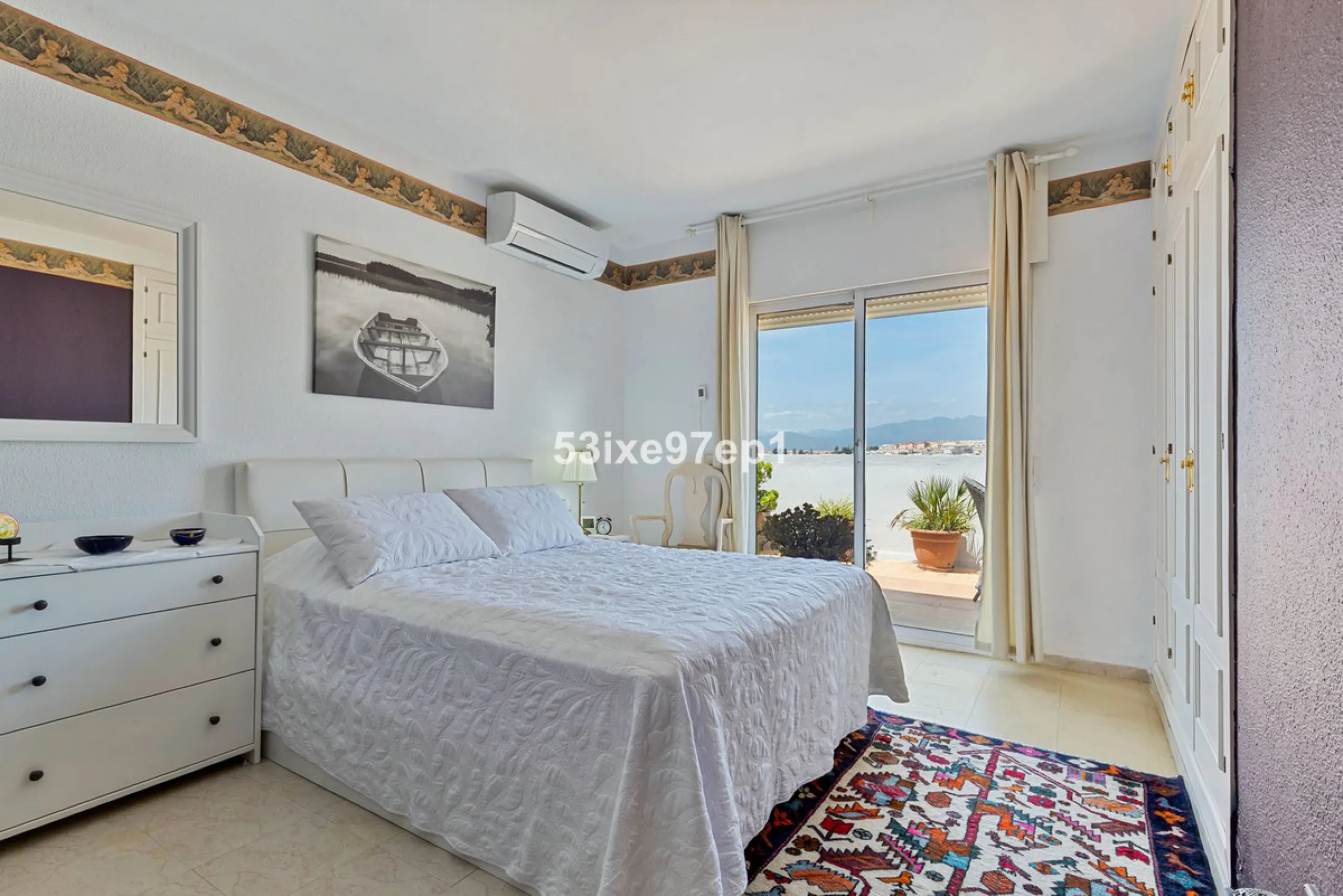 Welcome to this fantastic and bright flagship apartment with views high above all of Fuengirola!