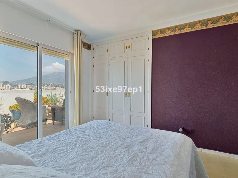 Welcome to this fantastic and bright flagship apartment with views high above all of Fuengirola!