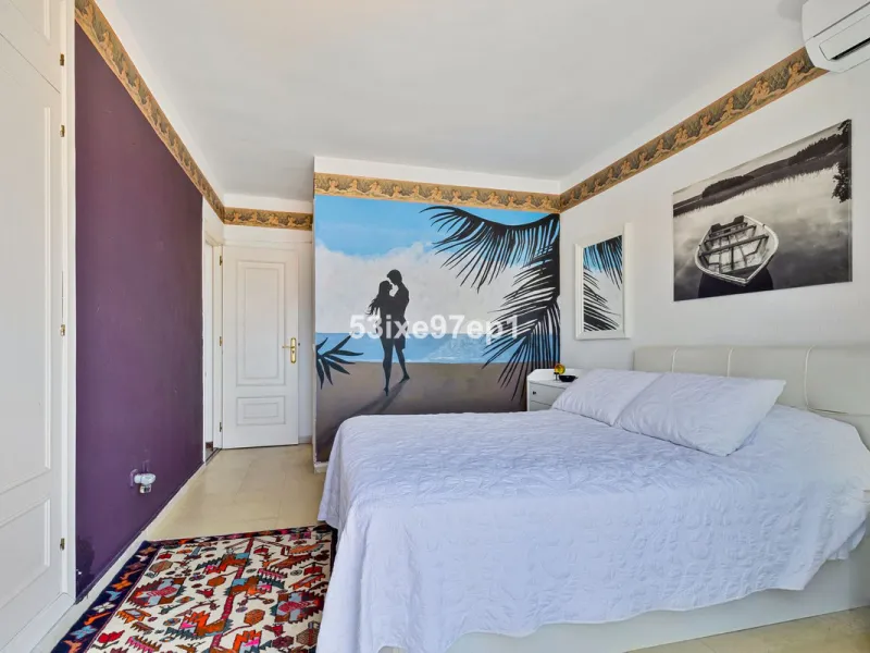 Welcome to this fantastic and bright flagship apartment with views high above all of Fuengirola!