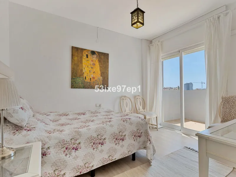 Welcome to this fantastic and bright flagship apartment with views high above all of Fuengirola!