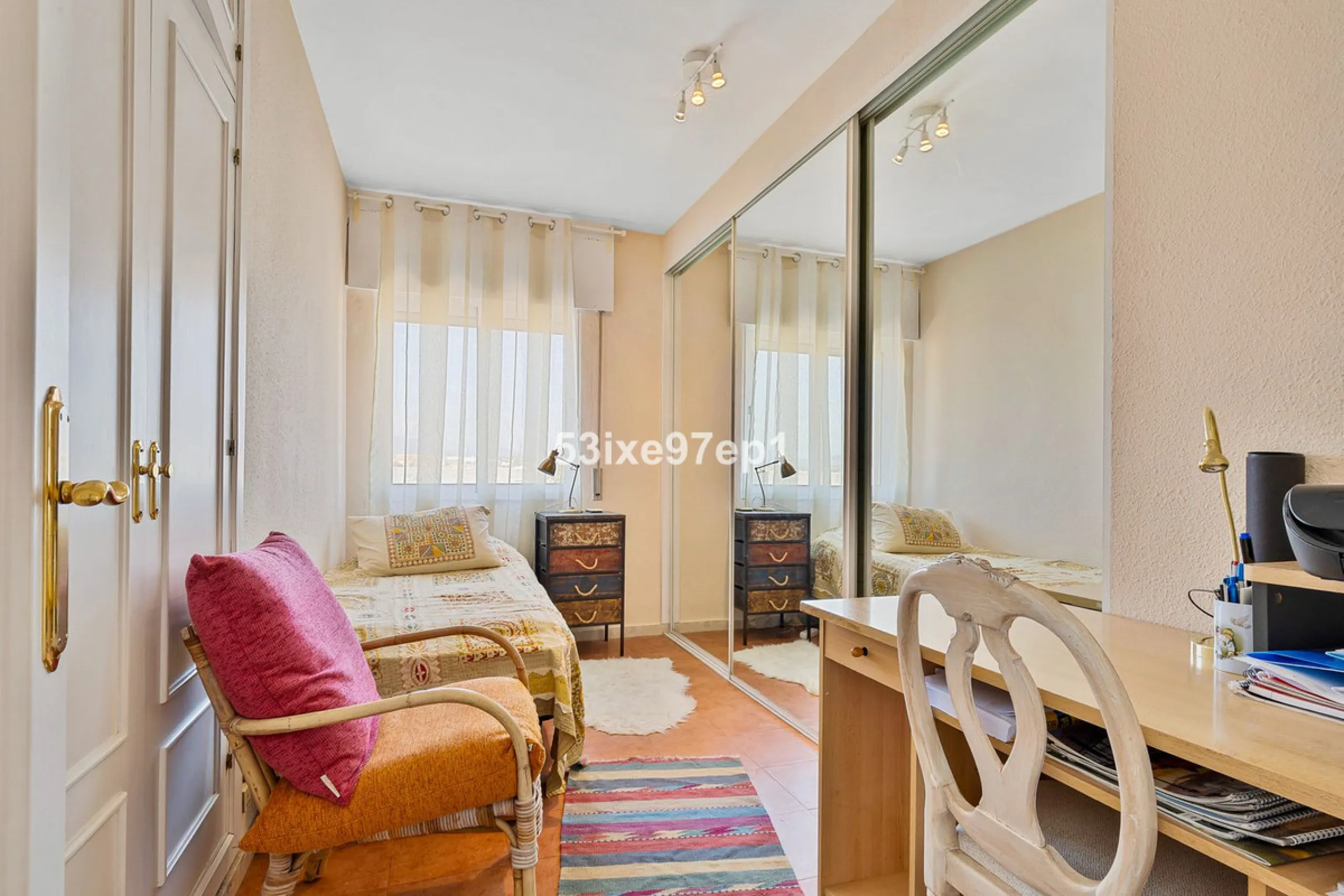 Welcome to this fantastic and bright flagship apartment with views high above all of Fuengirola!