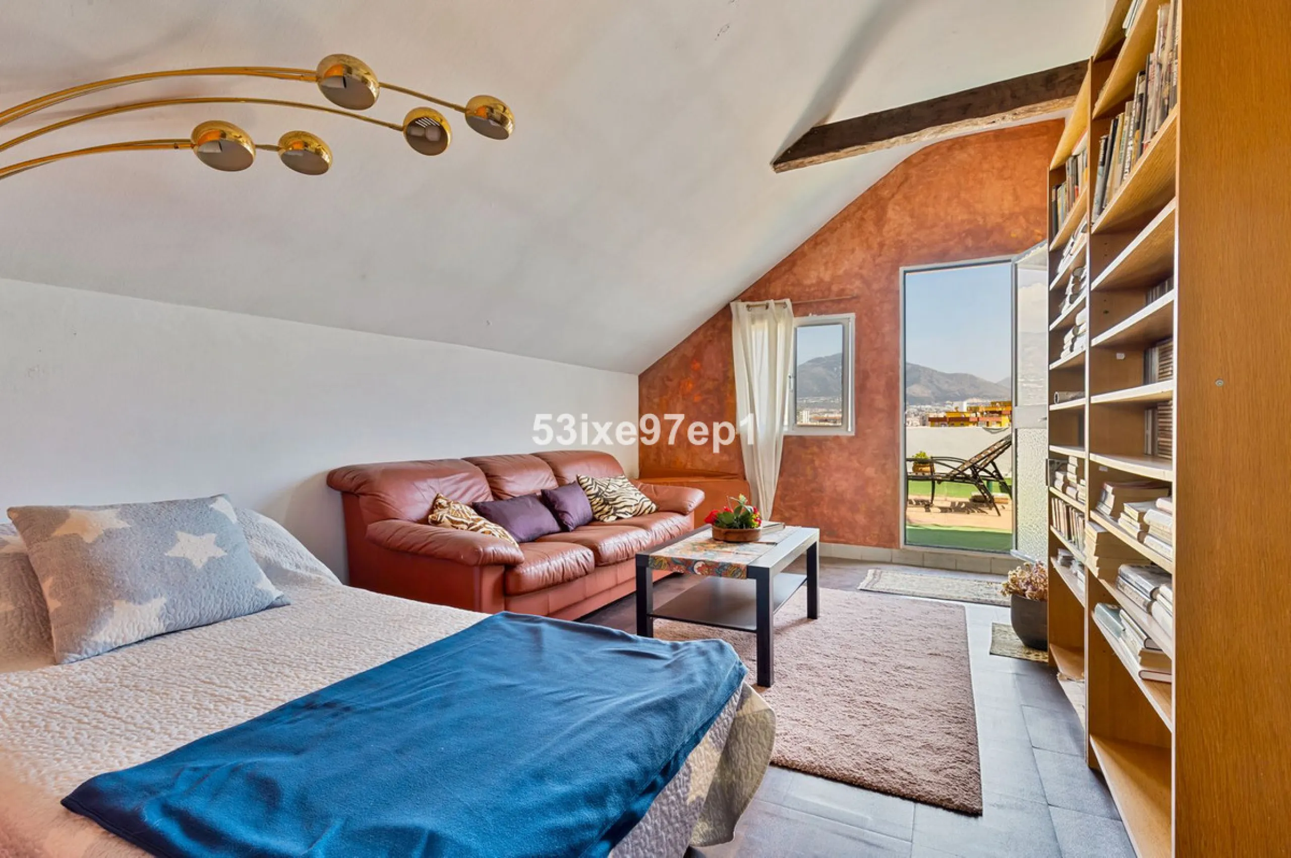 Welcome to this fantastic and bright flagship apartment with views high above all of Fuengirola!