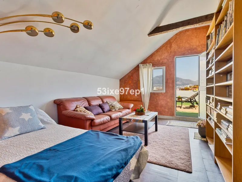 Welcome to this fantastic and bright flagship apartment with views high above all of Fuengirola!