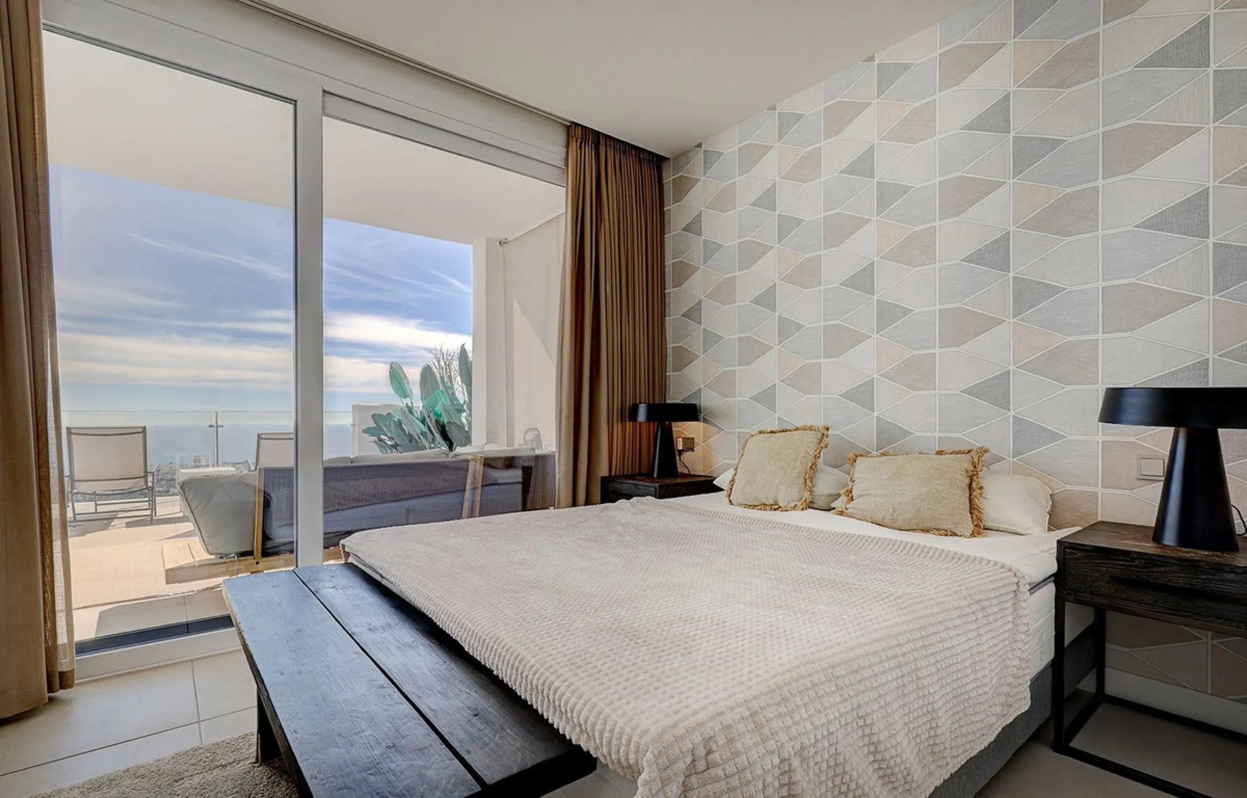 Modern Duplex Penthouse with Panoramic Sea Views in Benalmádena