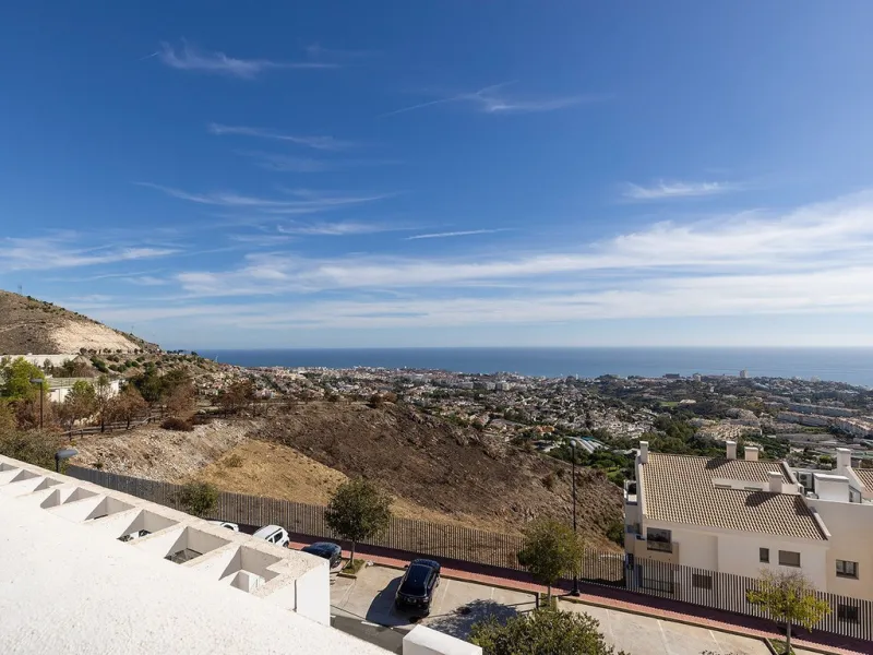Modern Duplex Penthouse with Panoramic Sea Views in Benalmádena