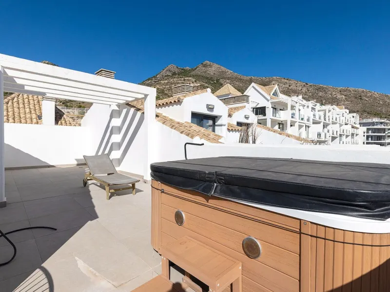Modern Duplex Penthouse with Panoramic Sea Views in Benalmádena