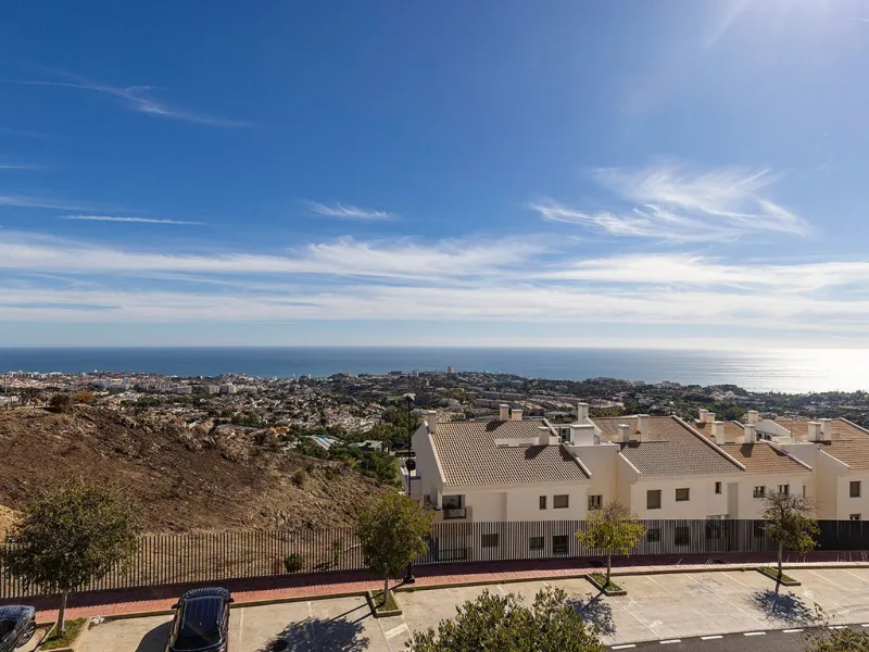 Modern Duplex Penthouse with Panoramic Sea Views in Benalmádena