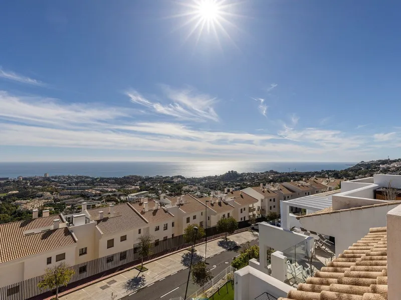 Modern Duplex Penthouse with Panoramic Sea Views in Benalmádena