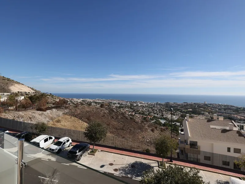 Modern Duplex Penthouse with Panoramic Sea Views in Benalmádena