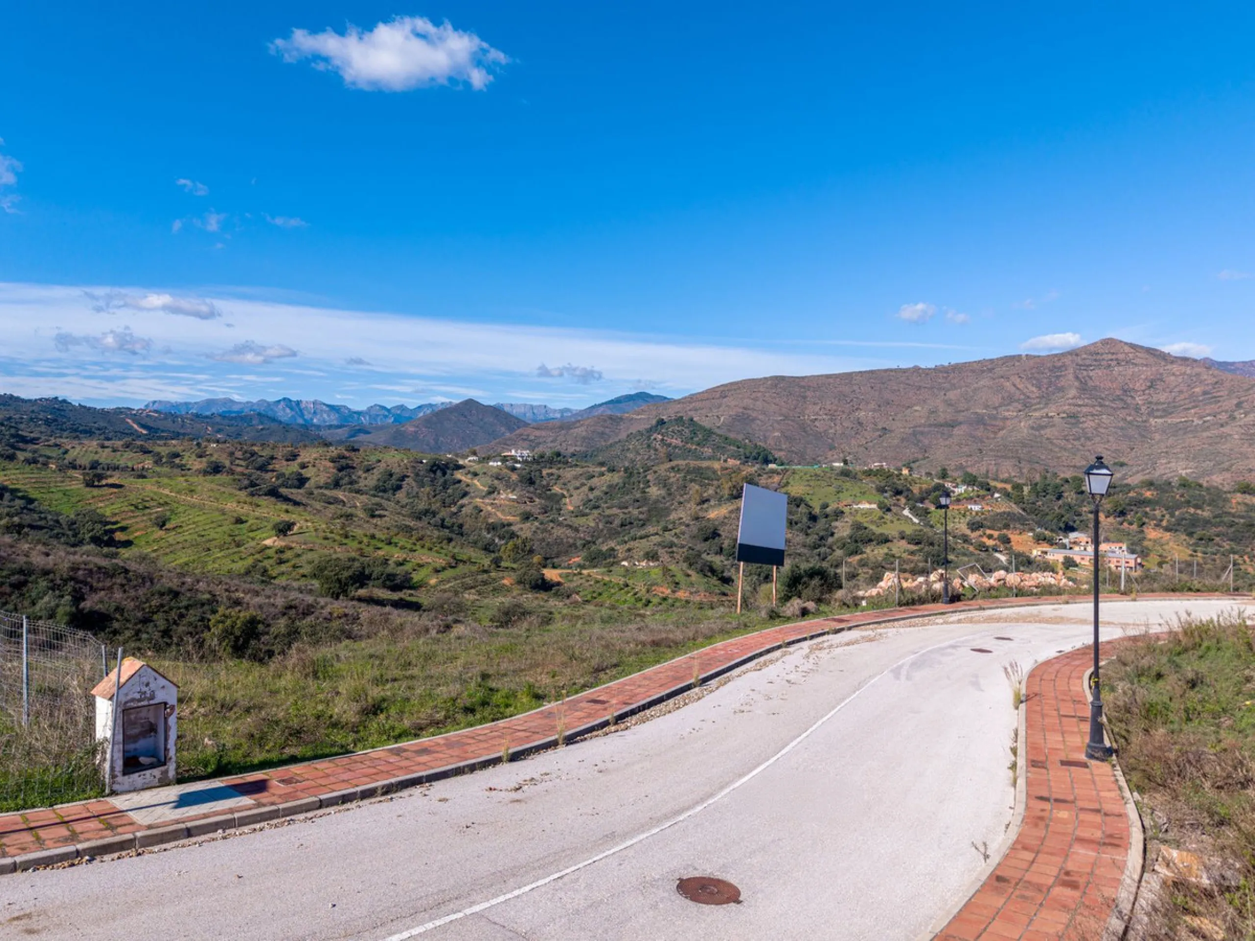 Plot - Residential Plot в продаже в Mijas, Málaga. Площадь дома 270 м². Площадь участка 1354 м²
