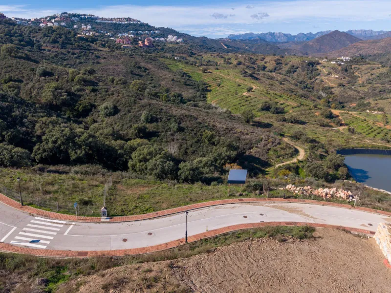 Plot - Residential Plot в продаже в Mijas, Málaga. Площадь дома 270 м². Площадь участка 1354 м²