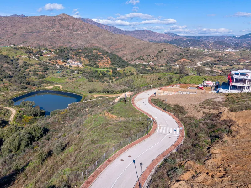 Plot - Residential Plot в продаже в Mijas, Málaga. Площадь дома 270 м². Площадь участка 1354 м²