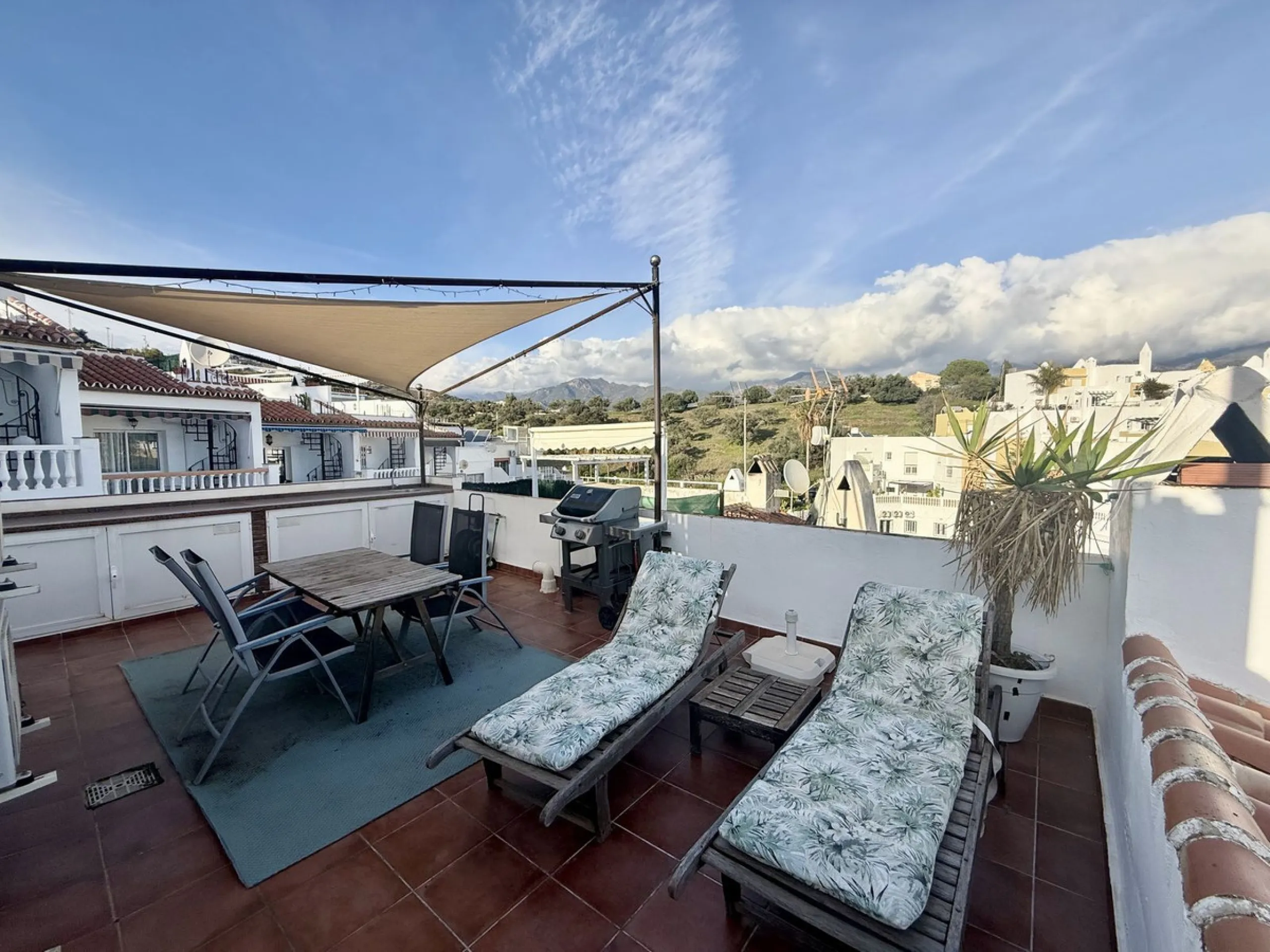 Townhouse with Tourist Licence, Independent Apartment and Sea Views – Punta Lara, Nerja