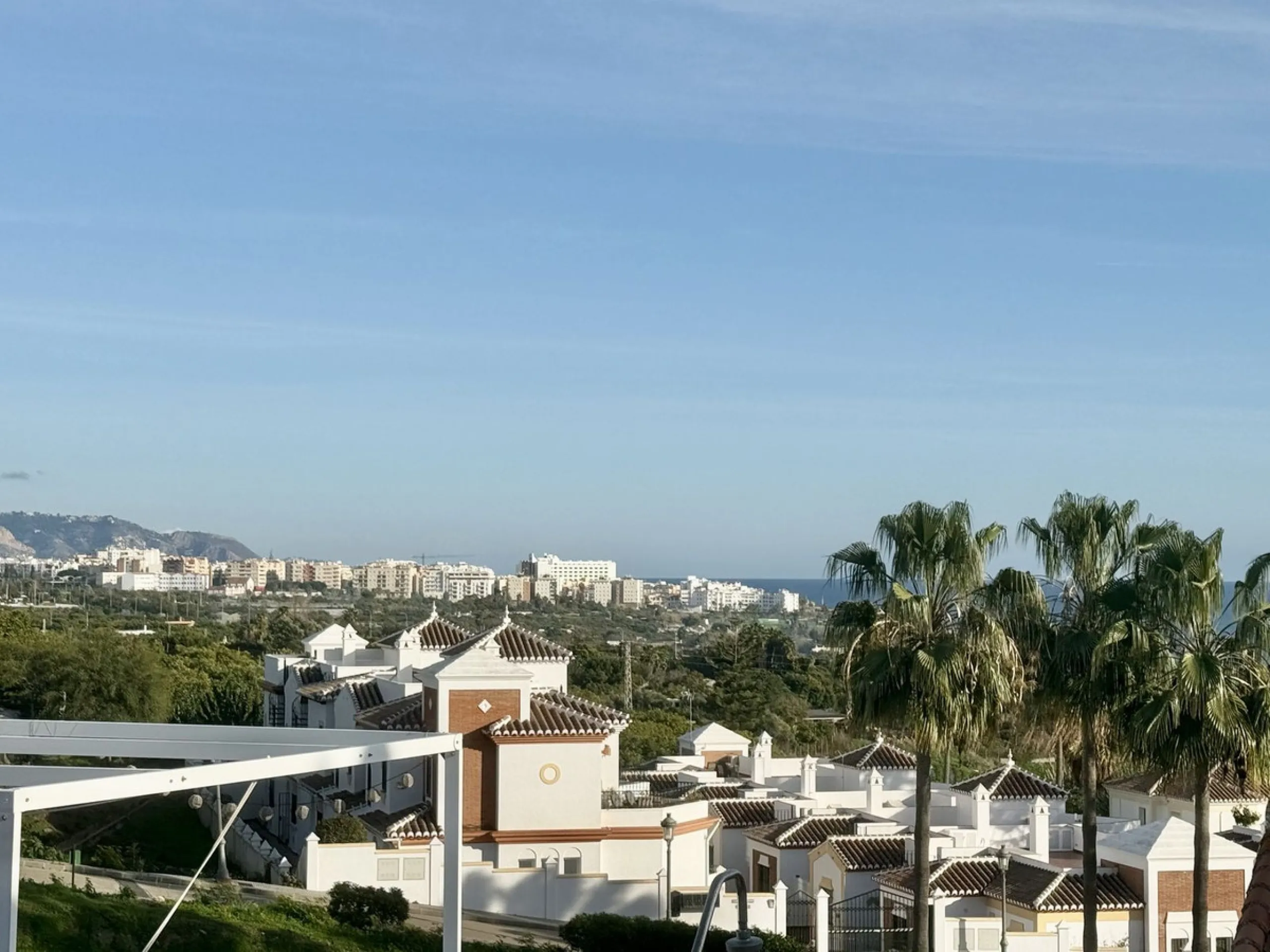 Townhouse with Tourist Licence, Independent Apartment and Sea Views – Punta Lara, Nerja