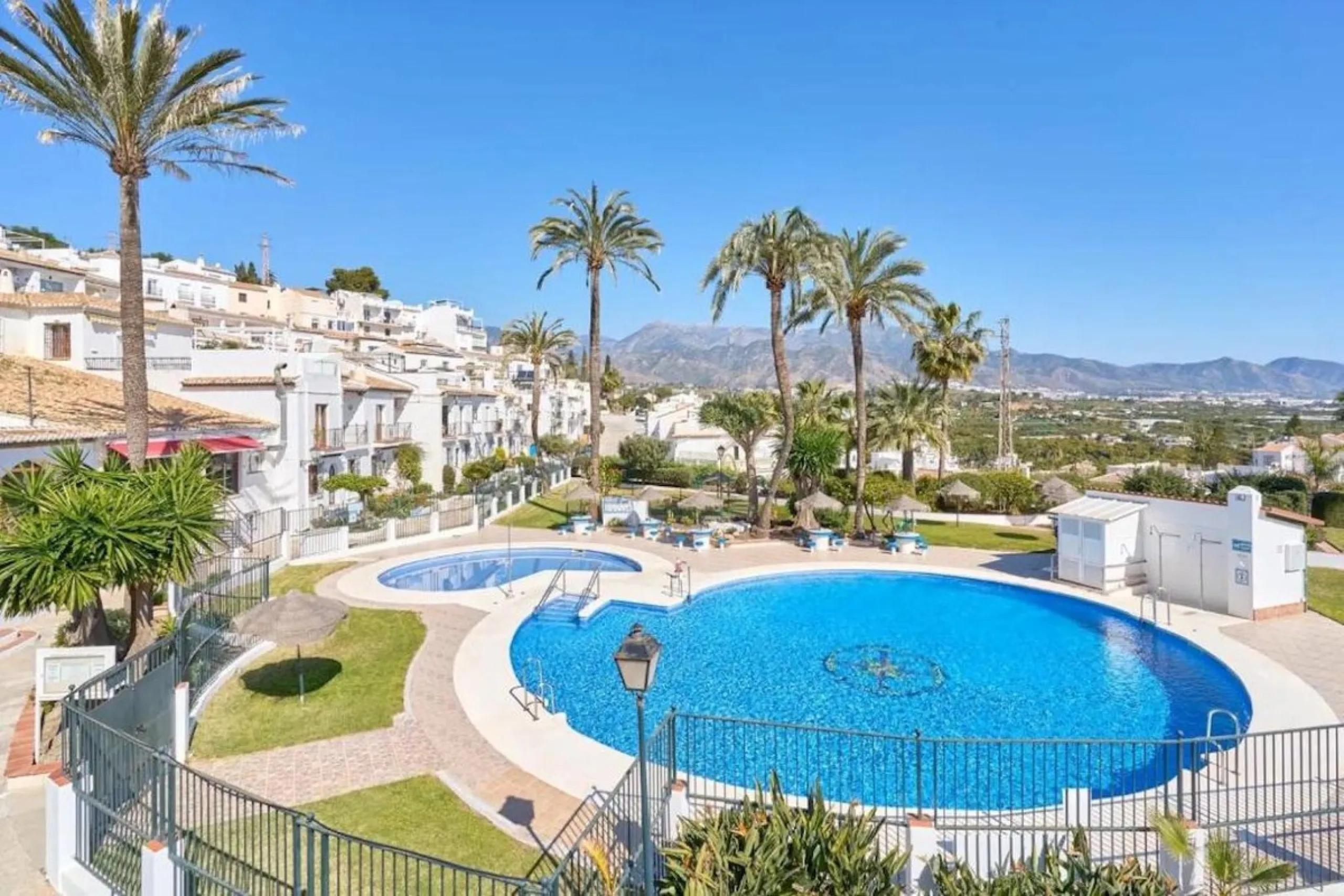 Townhouse with Tourist Licence, Independent Apartment and Sea Views – Punta Lara, Nerja