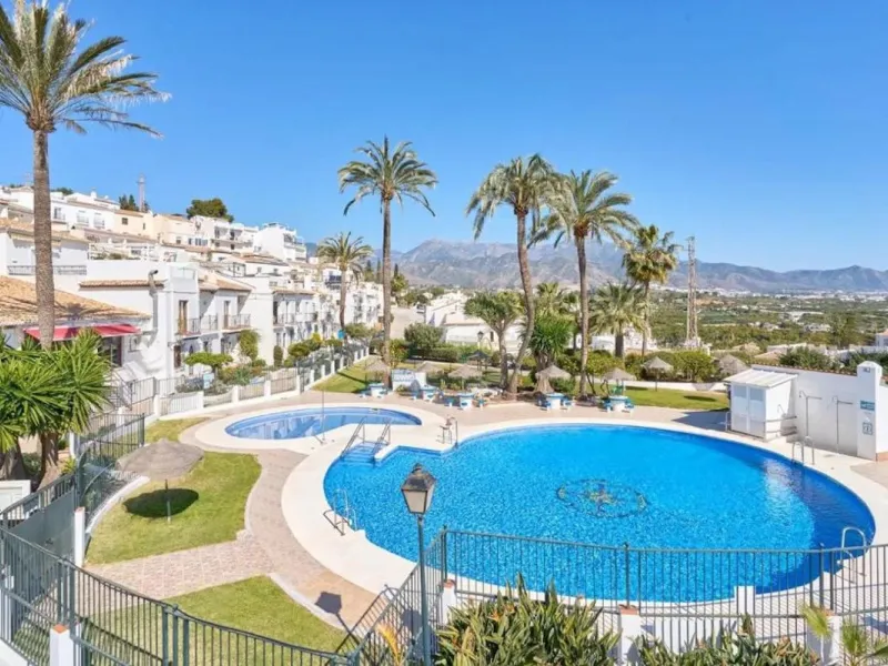 Townhouse with Tourist Licence, Independent Apartment and Sea Views – Punta Lara, Nerja