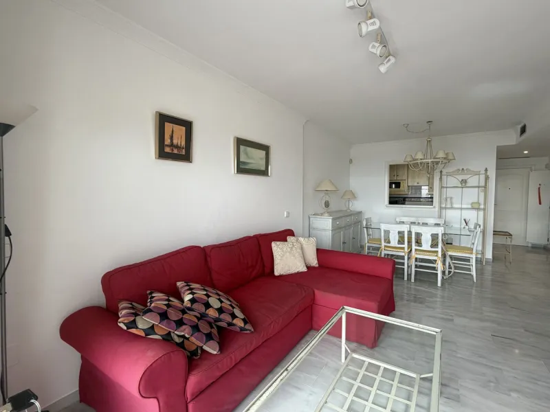 Apartment - Middle Floor Apartment в продаже в Nerja, Málaga. В доме 2 спален и 2 ванных комнат. Площадь дома 125 м²