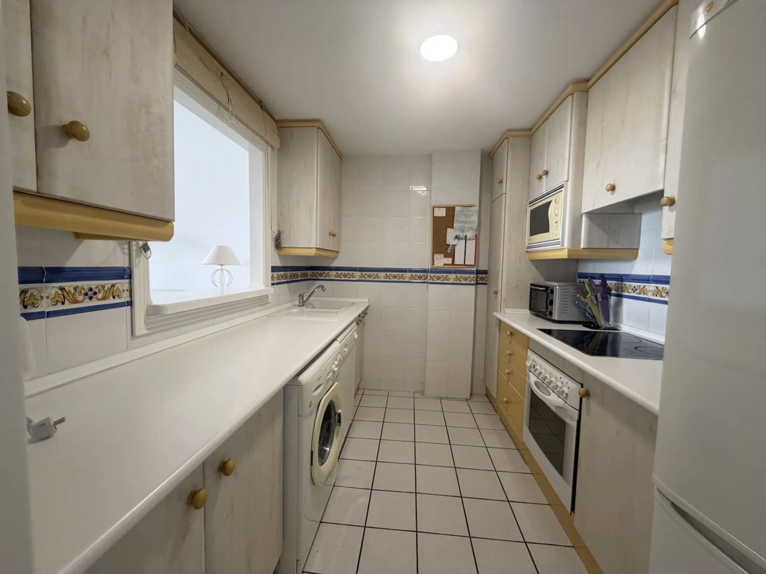 Apartment - Middle Floor Apartment в продаже в Nerja, Málaga. В доме 2 спален и 2 ванных комнат. Площадь дома 125 м²