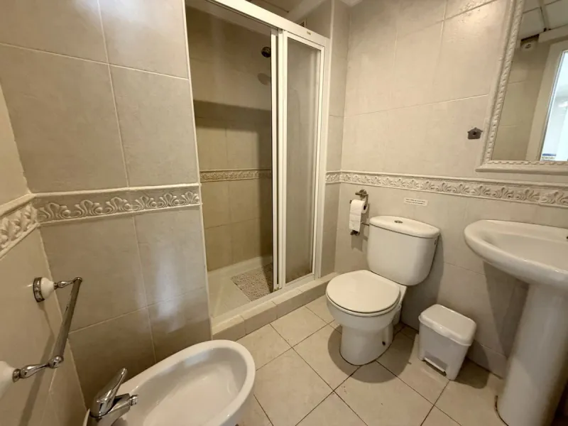 Apartment - Middle Floor Apartment в продаже в Nerja, Málaga. В доме 2 спален и 2 ванных комнат. Площадь дома 125 м²
