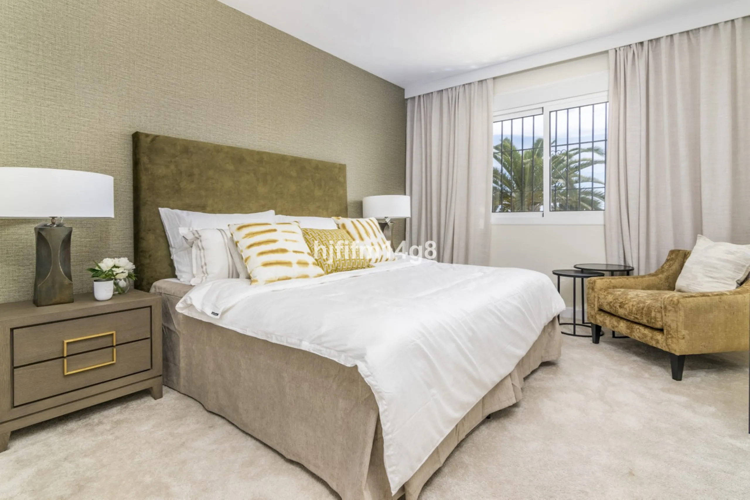 Apartment - Middle Floor Apartment в продаже в Marbella, Málaga. В доме 2 спален и 2 ванных комнат. Площадь дома 128 м²