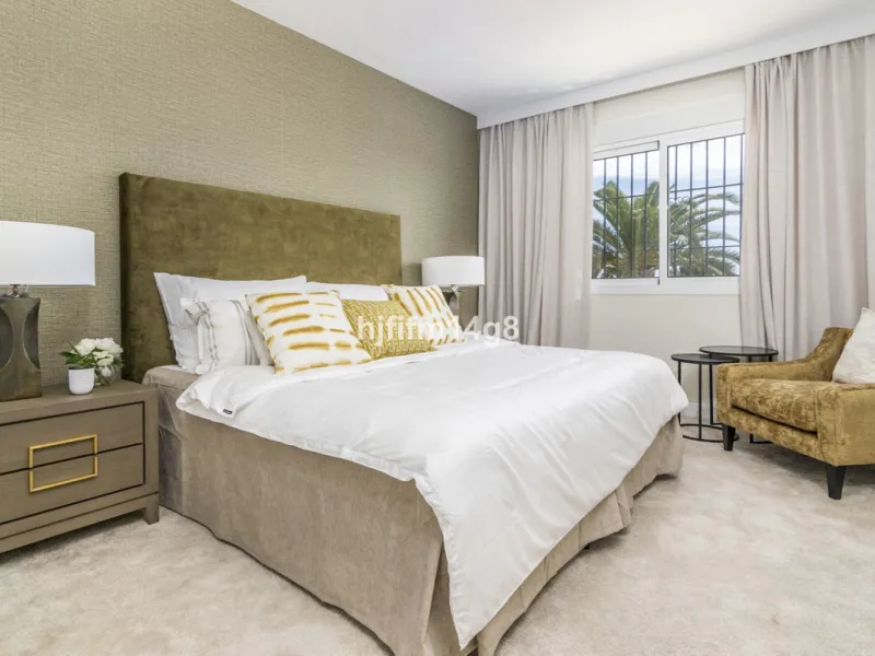 Apartment - Middle Floor Apartment в продаже в Marbella, Málaga. В доме 2 спален и 2 ванных комнат. Площадь дома 128 м²