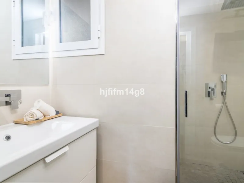 Apartment - Middle Floor Apartment в продаже в Marbella, Málaga. В доме 2 спален и 2 ванных комнат. Площадь дома 128 м²