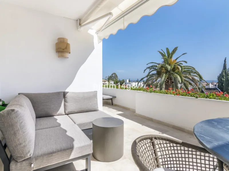 Apartment - Middle Floor Apartment в продаже в Marbella, Málaga. В доме 2 спален и 2 ванных комнат. Площадь дома 128 м²