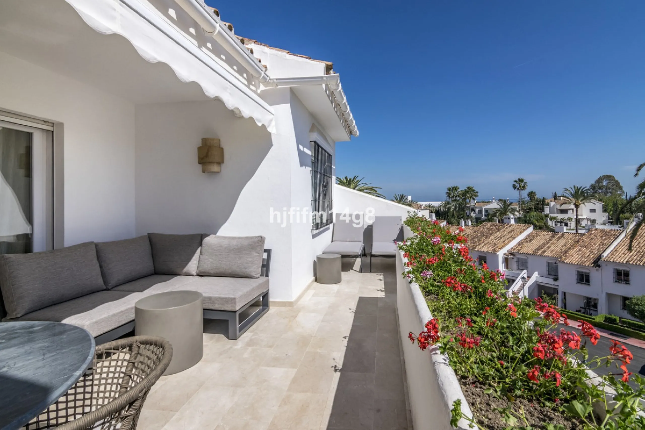 Apartment - Middle Floor Apartment в продаже в Marbella, Málaga. В доме 2 спален и 2 ванных комнат. Площадь дома 128 м²