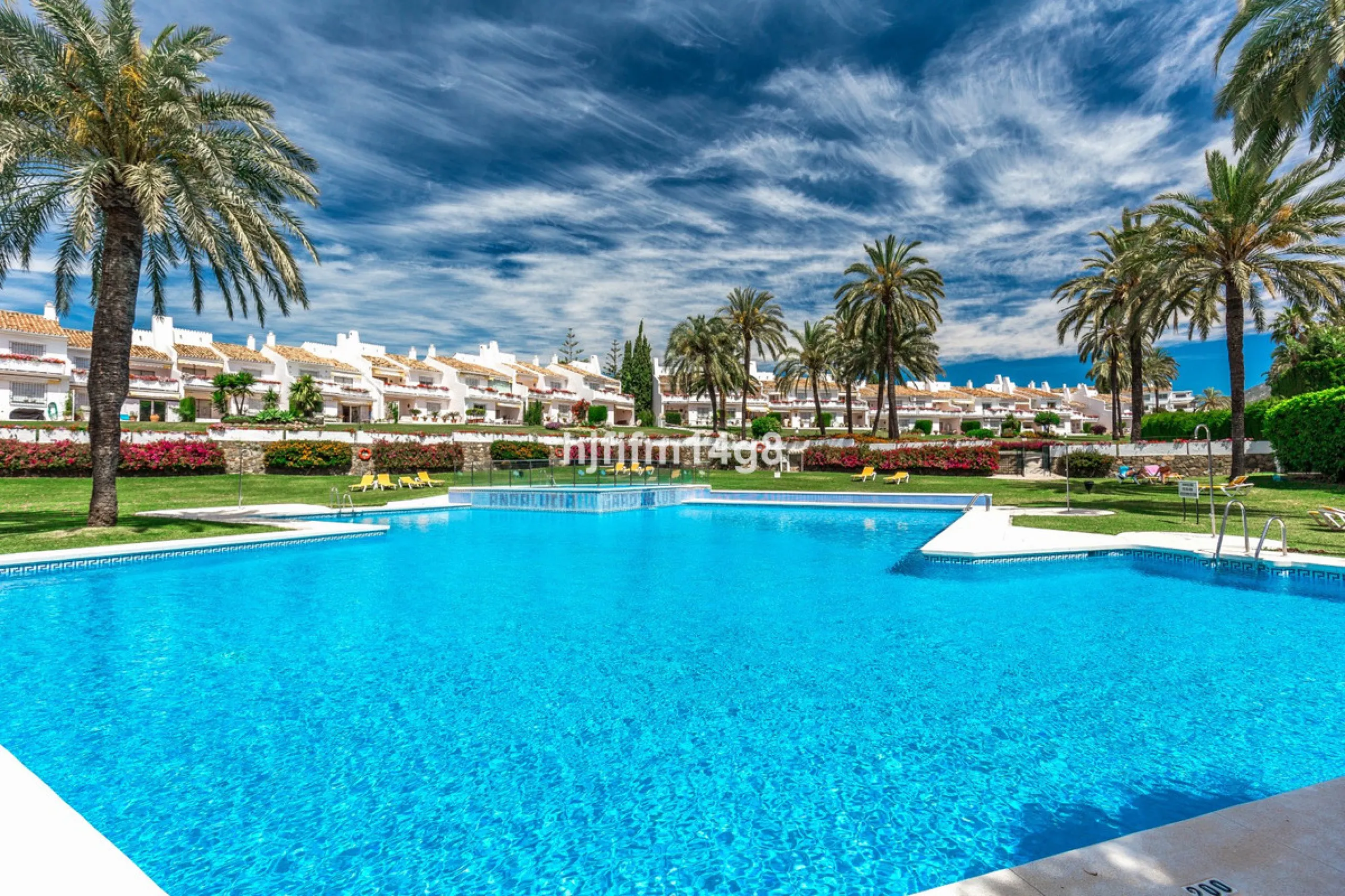 Apartment - Middle Floor Apartment в продаже в Marbella, Málaga. В доме 2 спален и 2 ванных комнат. Площадь дома 128 м²