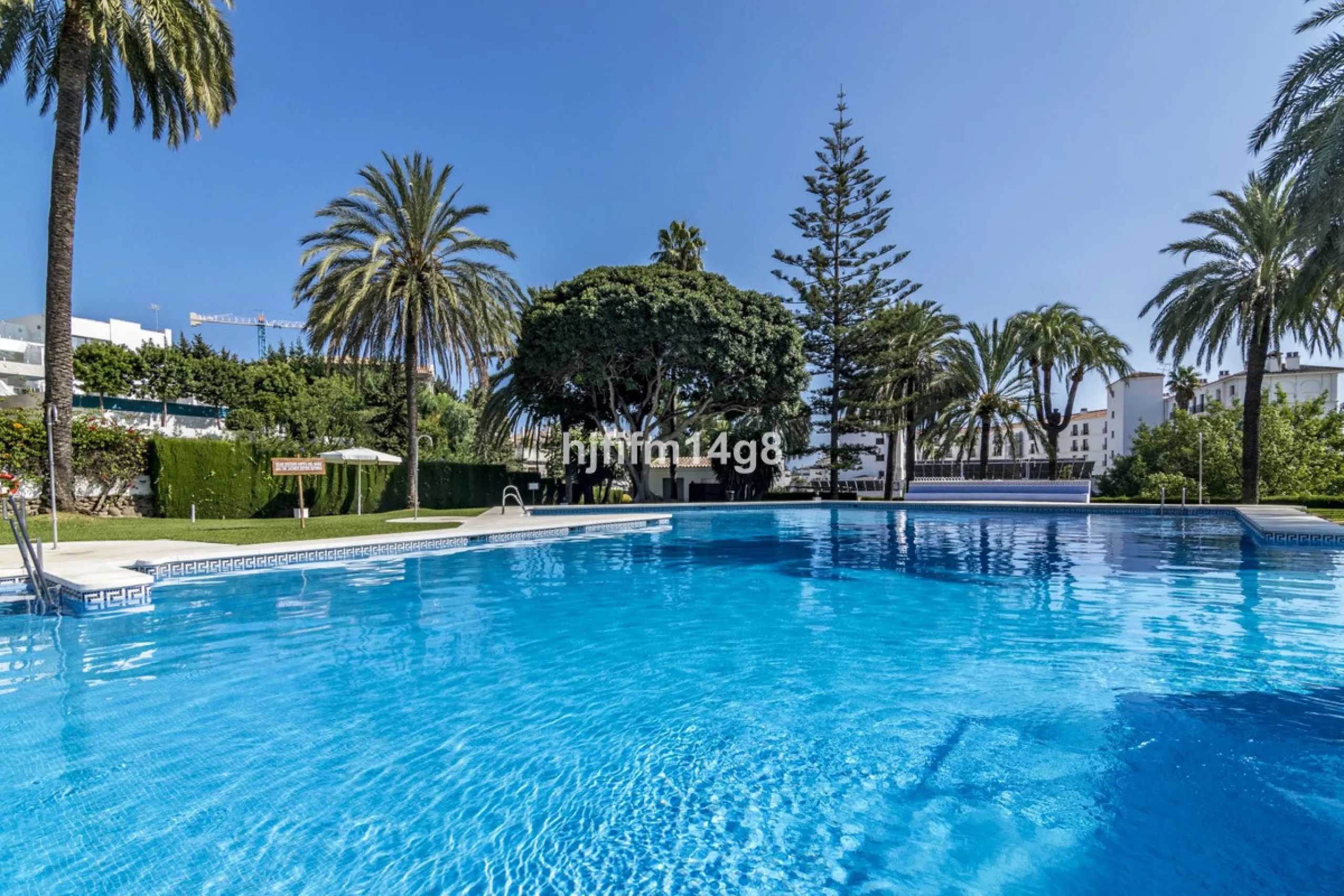 Apartment - Middle Floor Apartment в продаже в Marbella, Málaga. В доме 2 спален и 2 ванных комнат. Площадь дома 128 м²