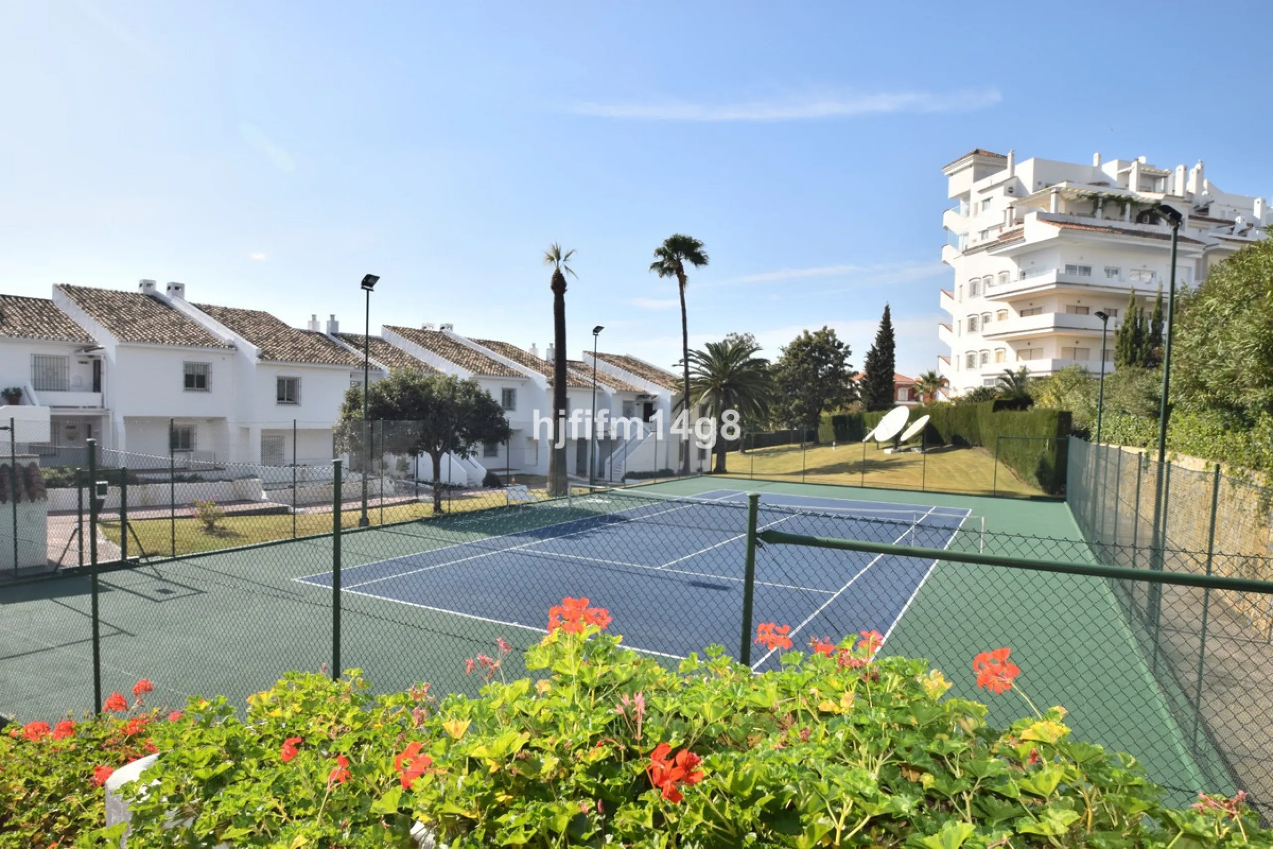 Apartment - Middle Floor Apartment в продаже в Marbella, Málaga. В доме 2 спален и 2 ванных комнат. Площадь дома 128 м²