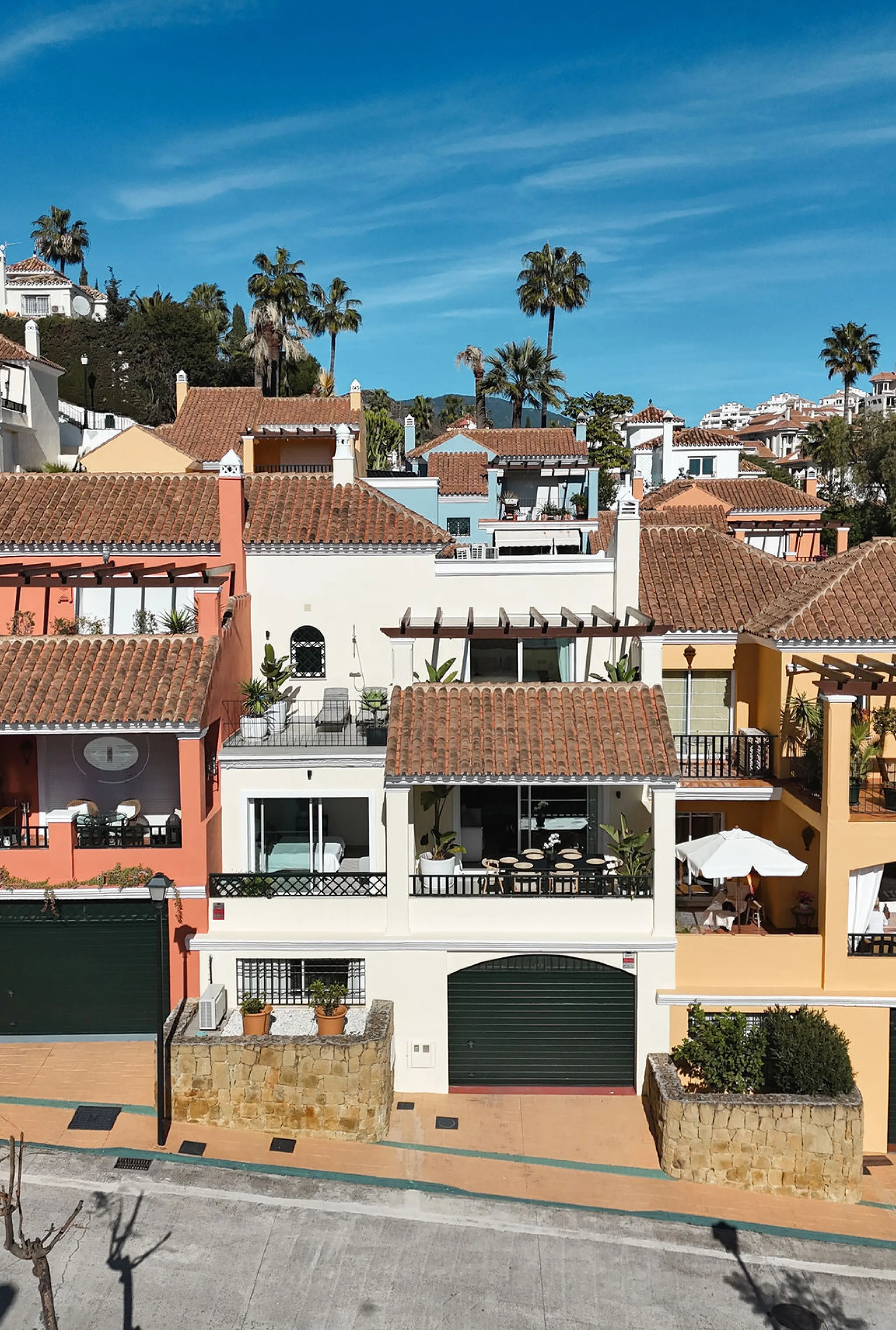 House - Townhouse в продаже в Marbella, Málaga. В доме 4 спален и 3 ванных комнат. Площадь дома 226 м²