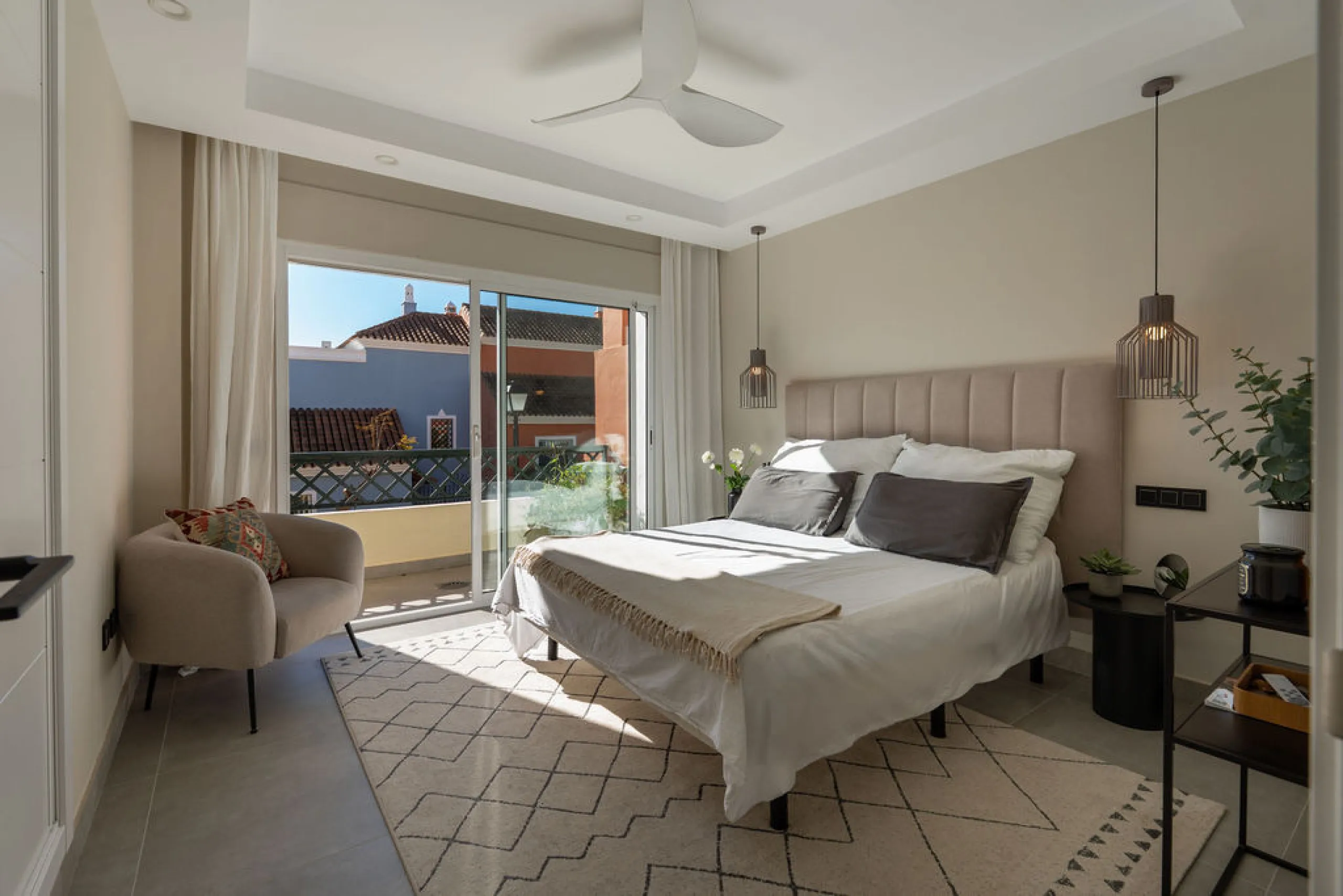 House - Townhouse в продаже в Marbella, Málaga. В доме 4 спален и 3 ванных комнат. Площадь дома 226 м²