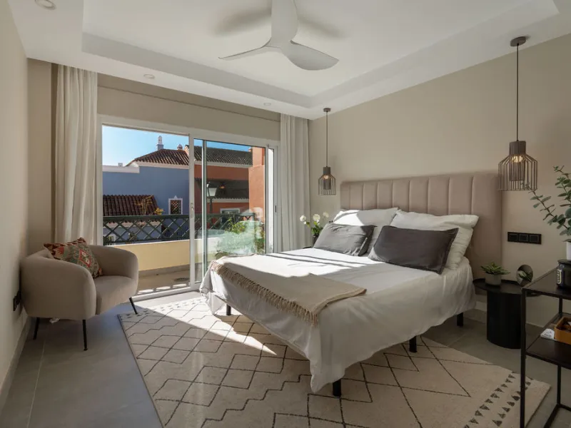 House - Townhouse в продаже в Marbella, Málaga. В доме 4 спален и 3 ванных комнат. Площадь дома 226 м²