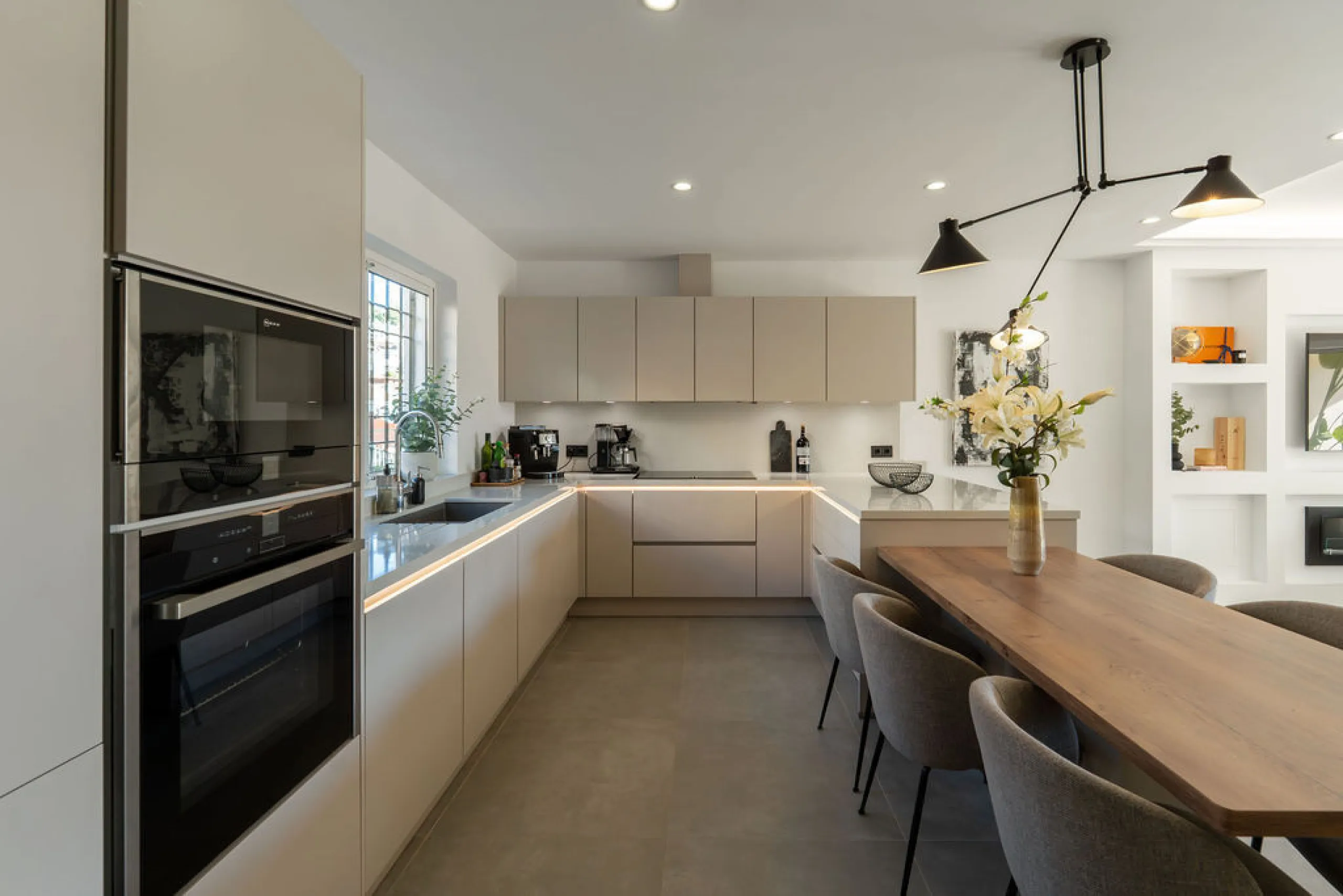 House - Townhouse в продаже в Marbella, Málaga. В доме 4 спален и 3 ванных комнат. Площадь дома 226 м²