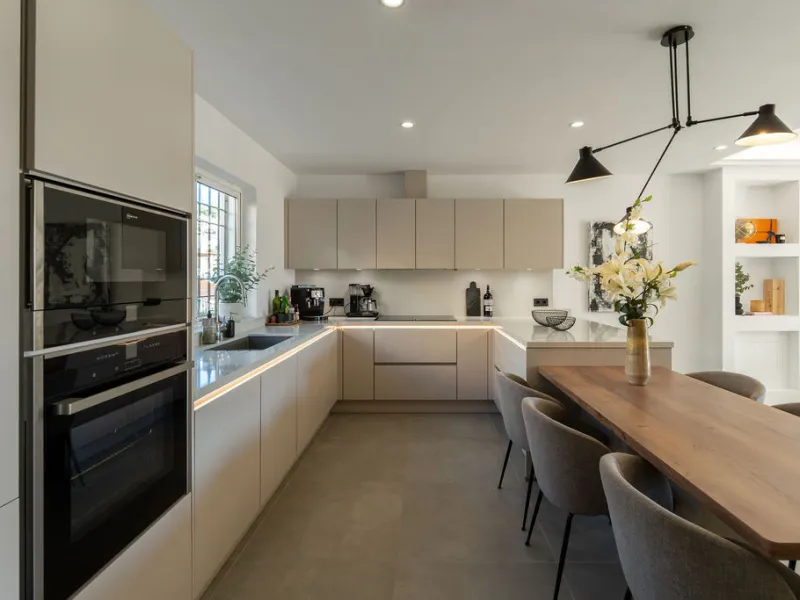 House - Townhouse в продаже в Marbella, Málaga. В доме 4 спален и 3 ванных комнат. Площадь дома 226 м²