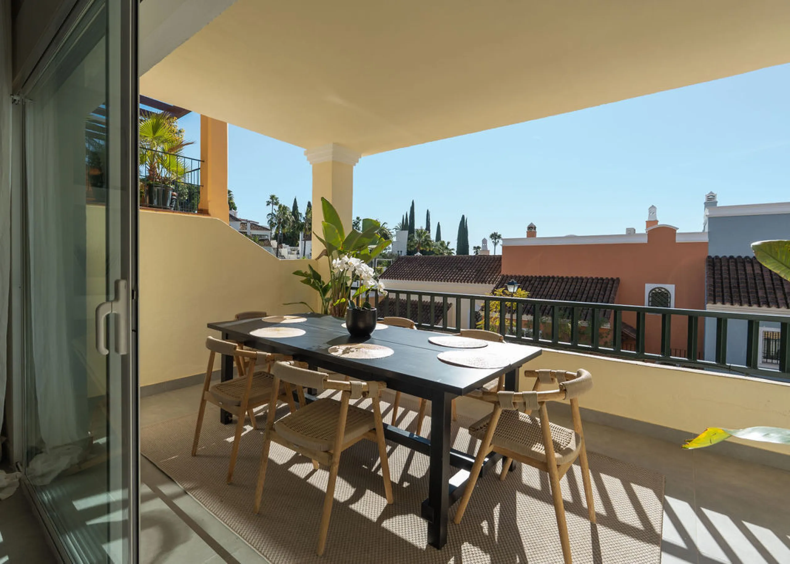 House - Townhouse в продаже в Marbella, Málaga. В доме 4 спален и 3 ванных комнат. Площадь дома 226 м²