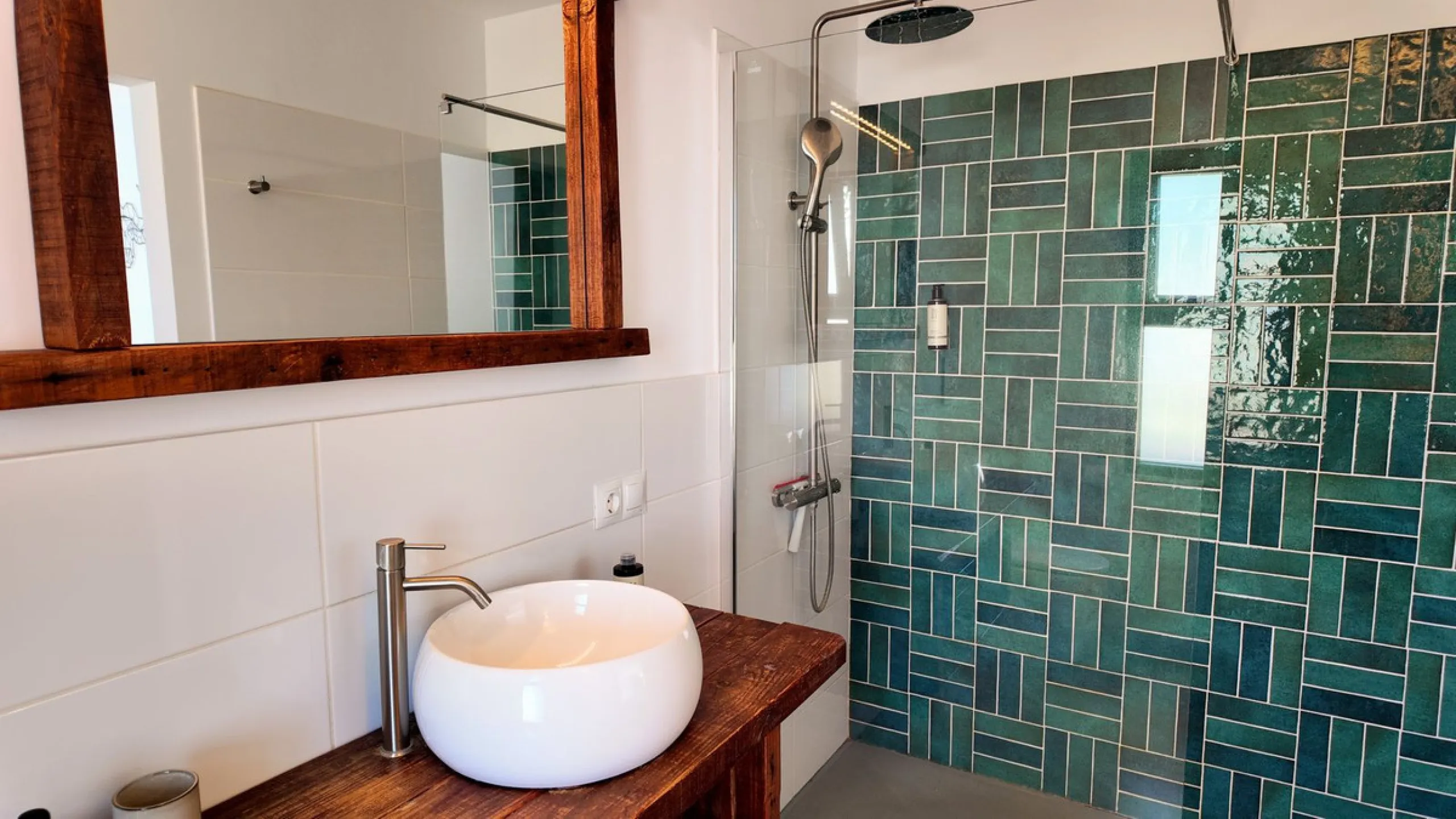The ultimate opportunity for your dream home and B&B!