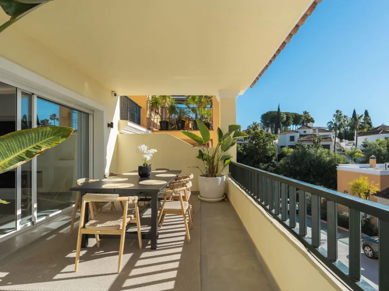 House - Townhouse в продаже в Marbella, Málaga. В доме 4 спален и 3 ванных комнат. Площадь дома 226 м²