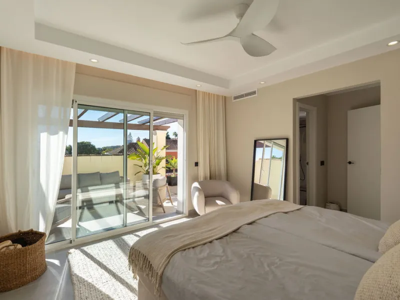 House - Townhouse в продаже в Marbella, Málaga. В доме 4 спален и 3 ванных комнат. Площадь дома 226 м²