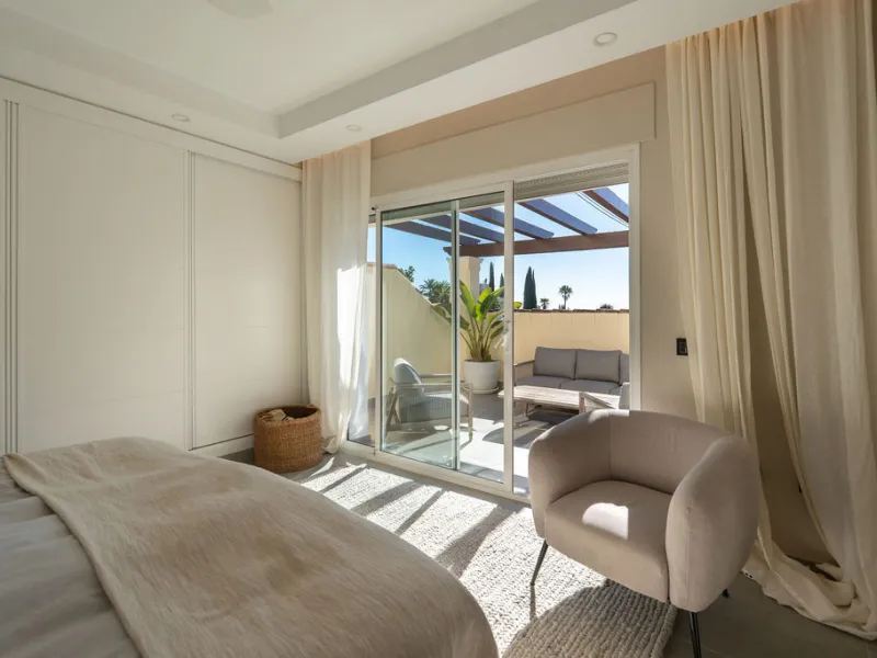 House - Townhouse в продаже в Marbella, Málaga. В доме 4 спален и 3 ванных комнат. Площадь дома 226 м²
