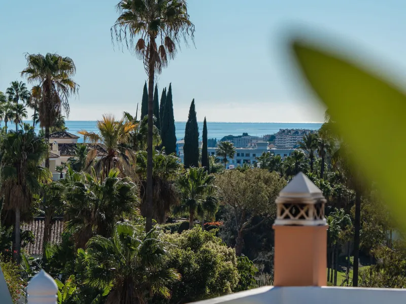 House - Townhouse в продаже в Marbella, Málaga. В доме 4 спален и 3 ванных комнат. Площадь дома 226 м²