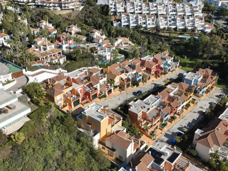 House - Townhouse в продаже в Marbella, Málaga. В доме 4 спален и 3 ванных комнат. Площадь дома 226 м²
