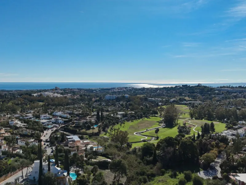House - Townhouse в продаже в Marbella, Málaga. В доме 4 спален и 3 ванных комнат. Площадь дома 226 м²