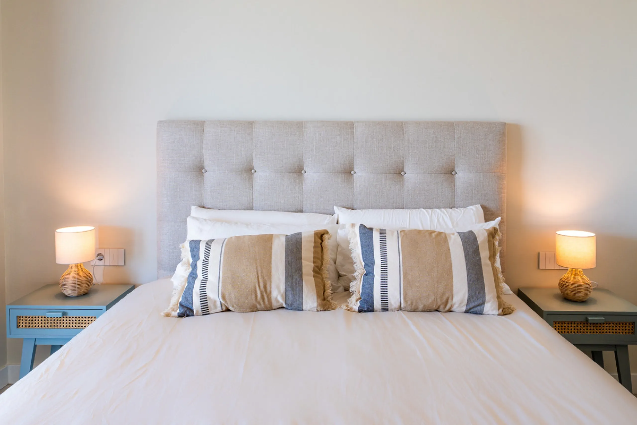 Apartment - Middle Floor Apartment в продаже в Estepona, Málaga. В доме 2 спален и 2 ванных комнат. Площадь дома 139 м²