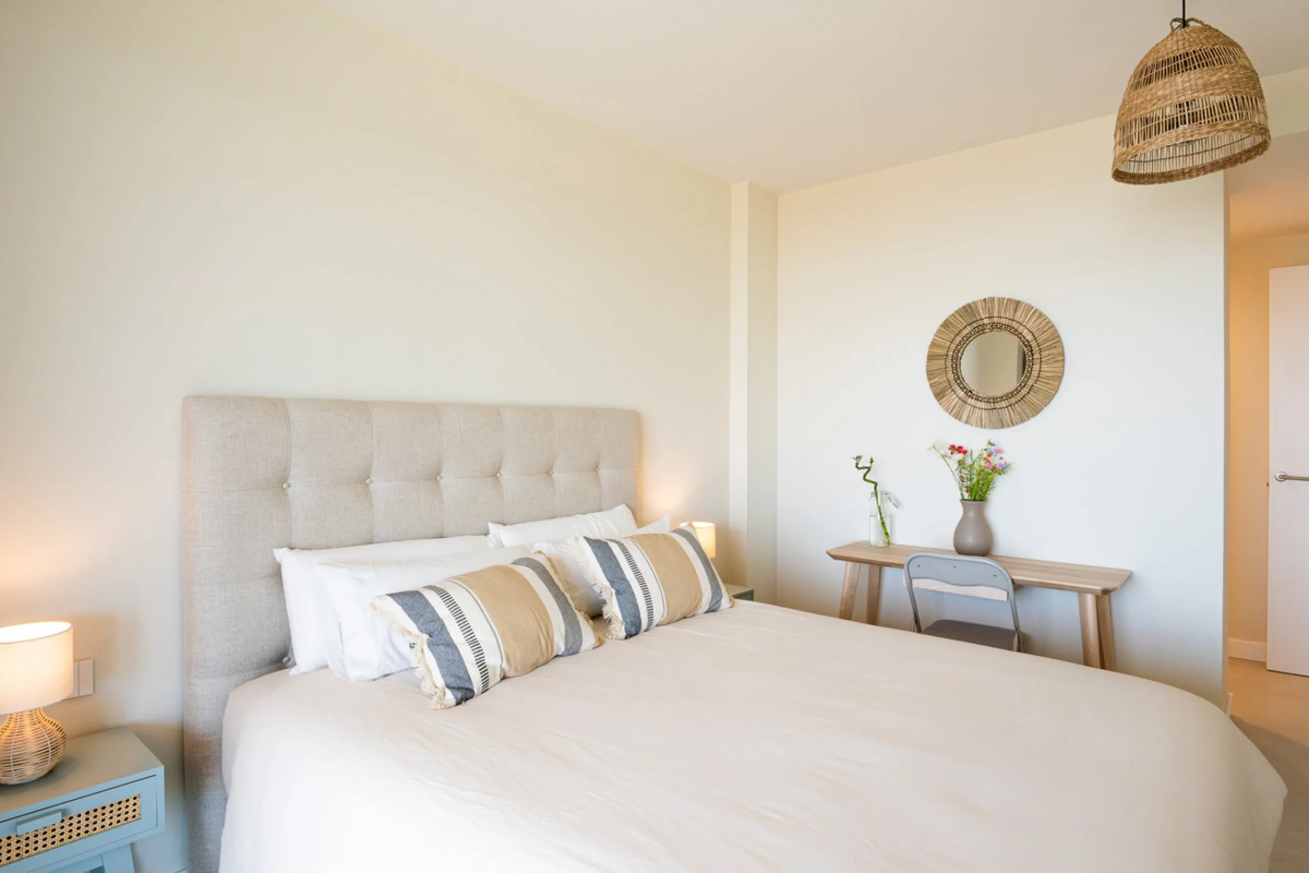 Apartment - Middle Floor Apartment в продаже в Estepona, Málaga. В доме 2 спален и 2 ванных комнат. Площадь дома 139 м²