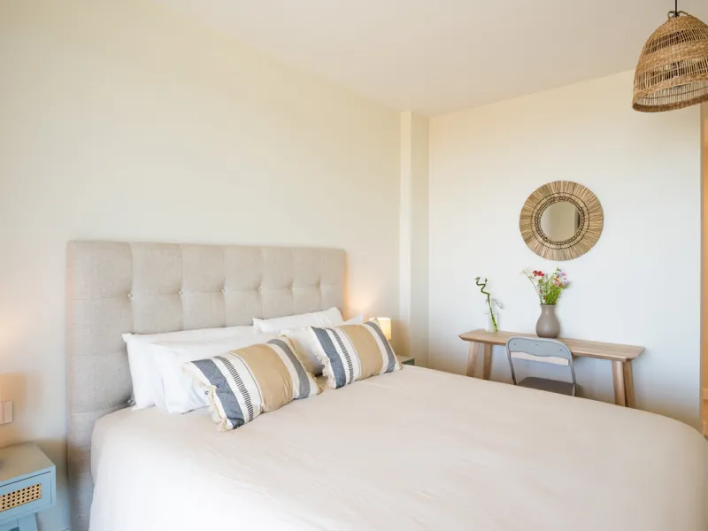 Apartment - Middle Floor Apartment в продаже в Estepona, Málaga. В доме 2 спален и 2 ванных комнат. Площадь дома 139 м²