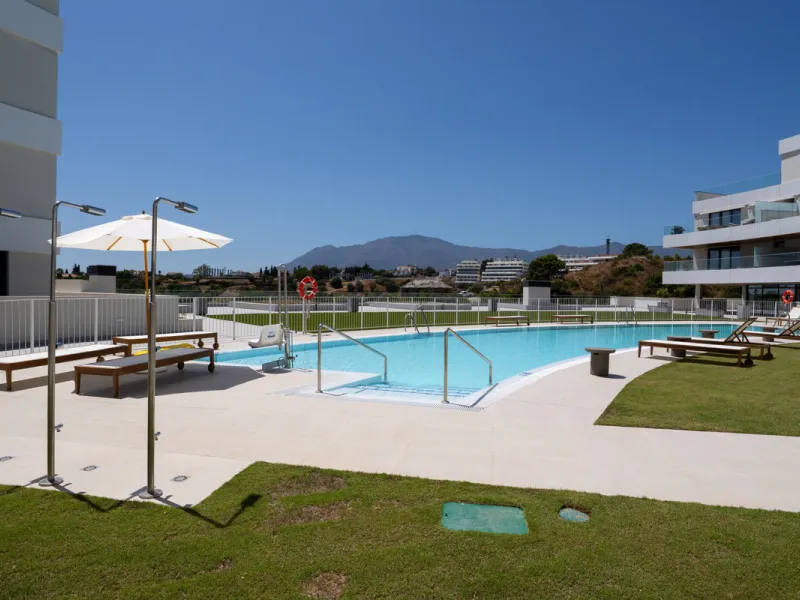Apartment - Middle Floor Apartment в продаже в Estepona, Málaga. В доме 2 спален и 2 ванных комнат. Площадь дома 139 м²