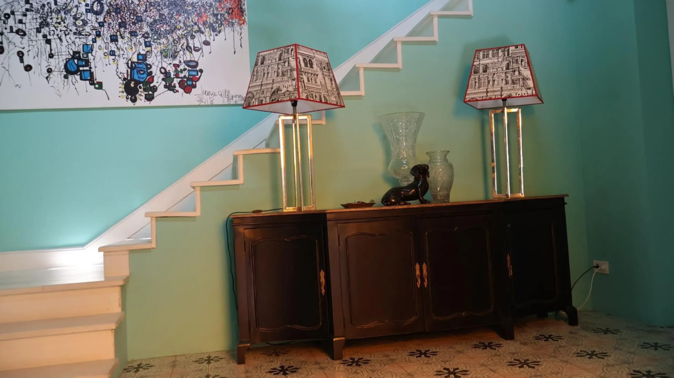 House - Detached Villa в продаже в Marbella, Málaga. В доме 5 спален и 6 ванных комнат. Площадь дома 587 м². Площадь участка 1018 м²