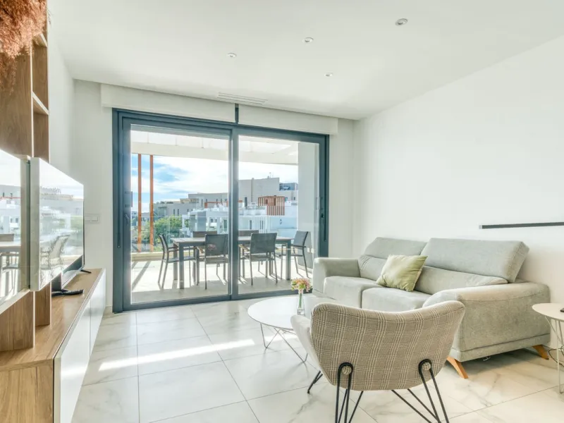 Apartment - Penthouse в продаже в Estepona, Málaga. В доме 2 спален и 2 ванных комнат. Площадь дома 99 м²